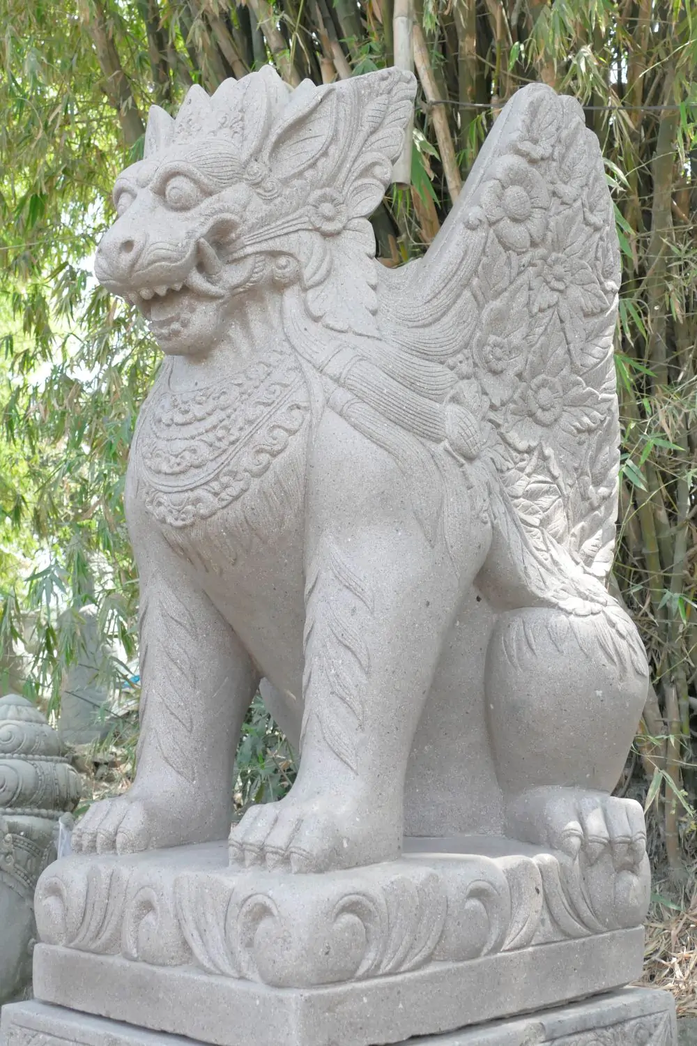  Product image 8 of the product “Set of Singa Ambaraja, consist out of the sculpture and base. Total height is 223cm ”